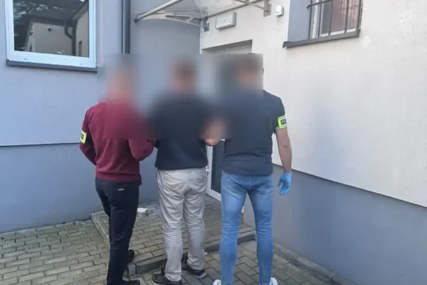 Tarnobrzeg: Próba włamania do księgarni. 43-latek zatrzymany przez policję