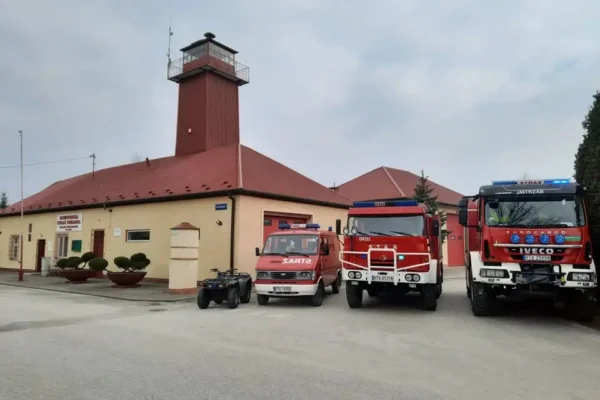 Pożar sadzy w kominie w Baranowie Sandomierskim – akcja strażaków