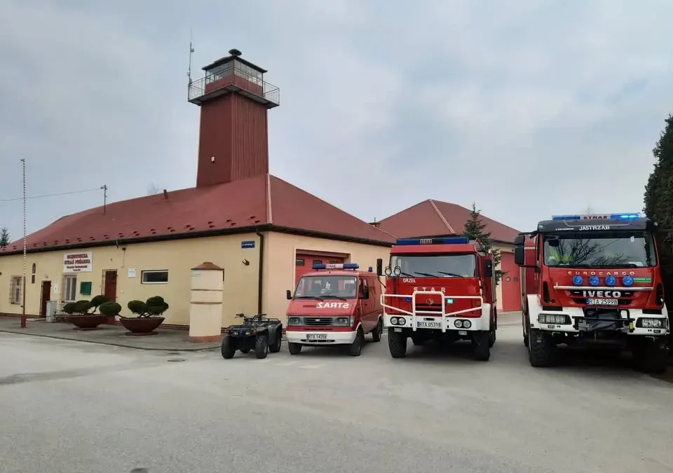 Pożar sadzy w kominie w Baranowie Sandomierskim – akcja strażaków