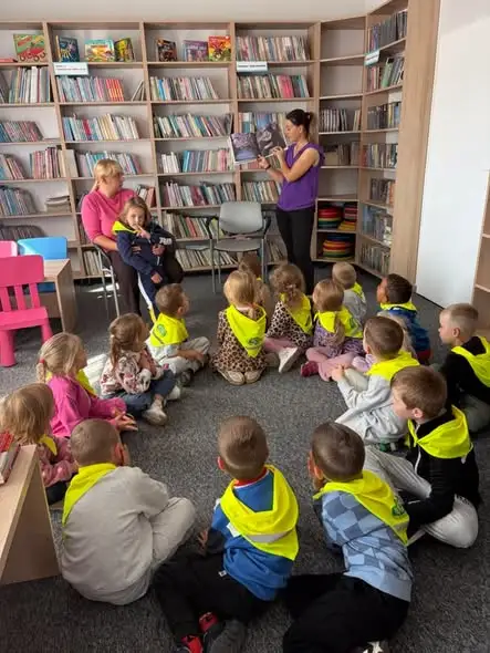 Przedszkolaki z Grębowa odkrywały świat książek w bibliotece