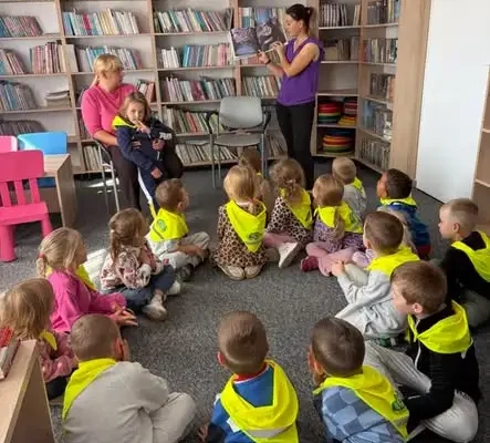 Przedszkolaki z Grębowa odkrywały świat książek w bibliotece