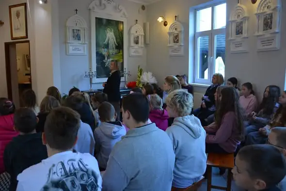 Uczniowie Katolickiej Szkoły Podstawowej w Tarnobrzegu włączyli się w „Milion dzieci modli się na różańcu”