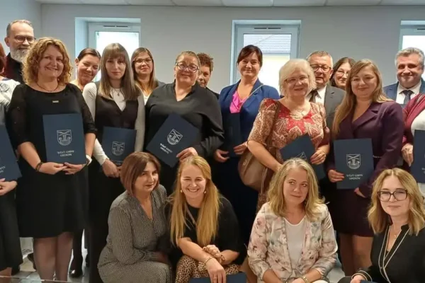 Dzień Edukacji Narodowej w Gminie Grębów – nagrody dla 21 nauczycieli