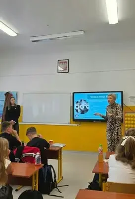 Tarnobrzeg: Sanepid odwiedził szkołę w ramach projektu „Zdrowie łączy pokolenia”