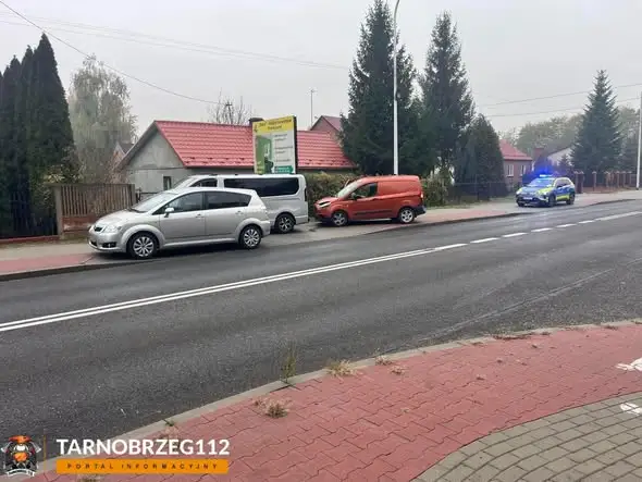 Kolizja trzech aut na Sienkiewicza w Tarnobrzegu. Sprawca ukarany mandatem