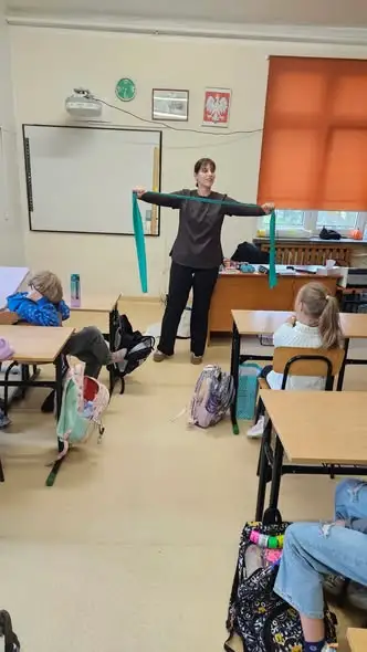 Drugoklasiści poznali zawód fizjoterapeuty – innowacja „Kim będę, gdy dorosnę?”